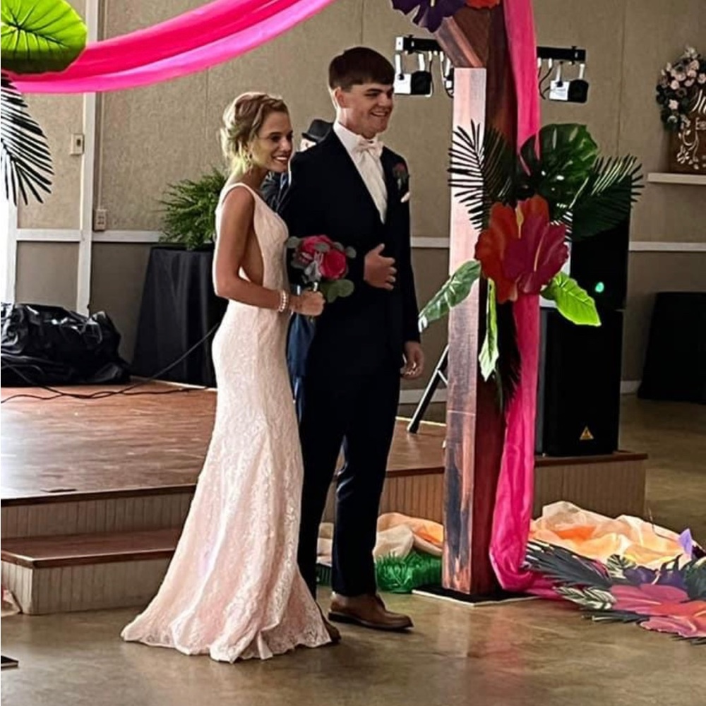 Jovani 00